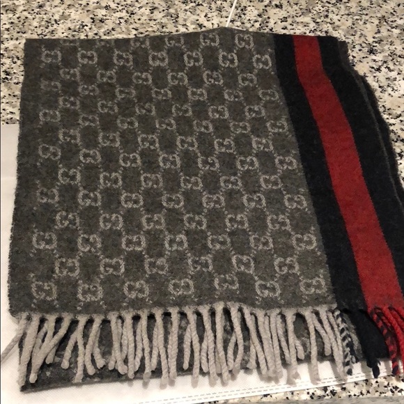 Gucci authentic scarf - Picture 3 of 4